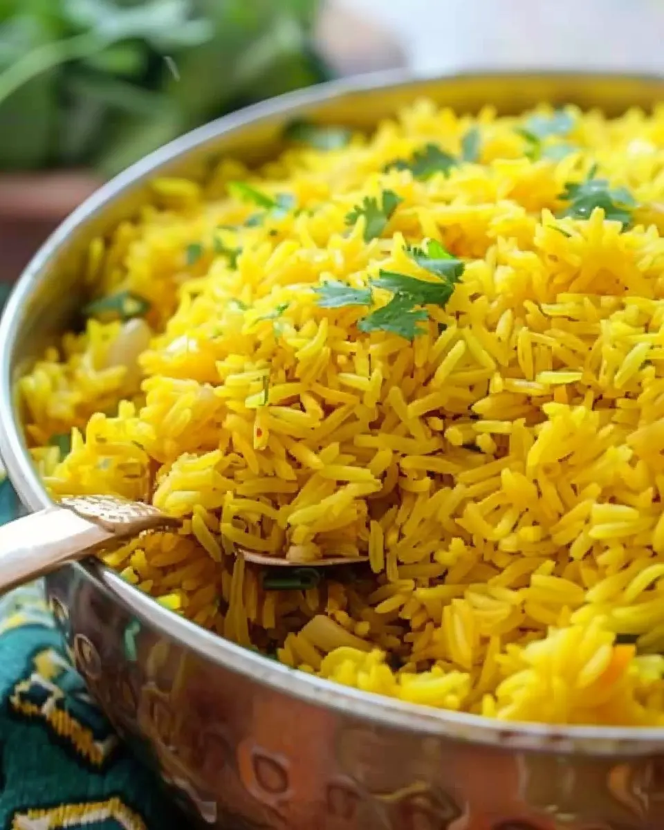 Garlic Turmeric Rice: Easy Comfort Food for Every Home Chef